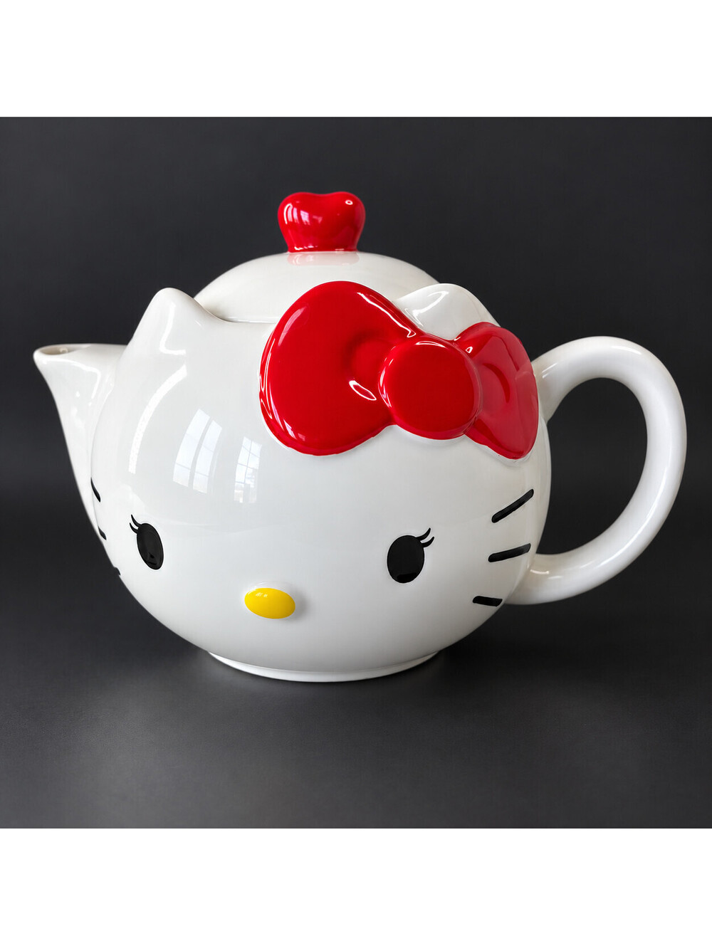 Hello Kitty Sanrio 2012 Ceramic Teapot Red Bow White Tea Pot with Lid